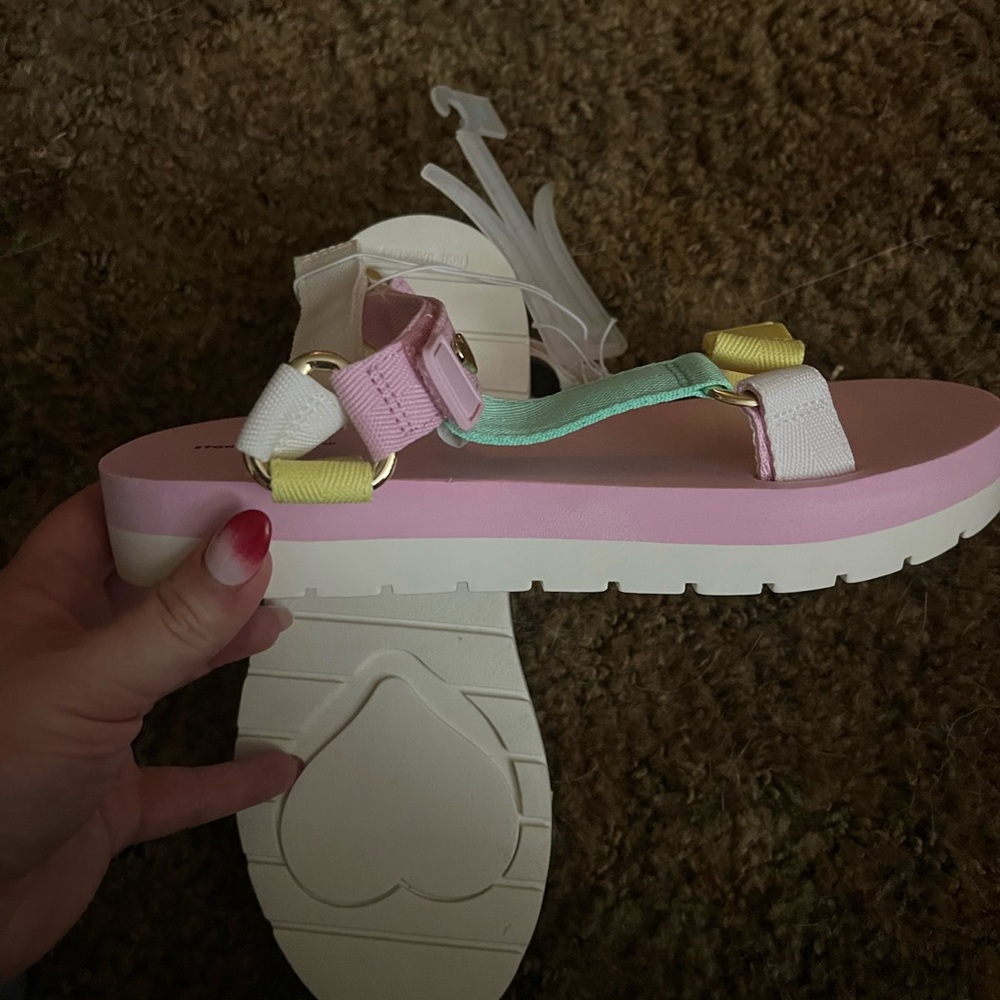 Sandals size 8